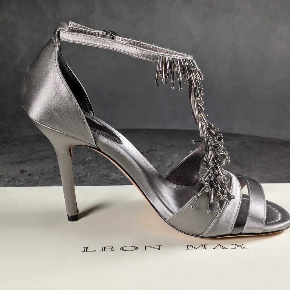 NWT/NIB Leon Max | Gray Samba Beaded T-Strap Sandal  -8.5